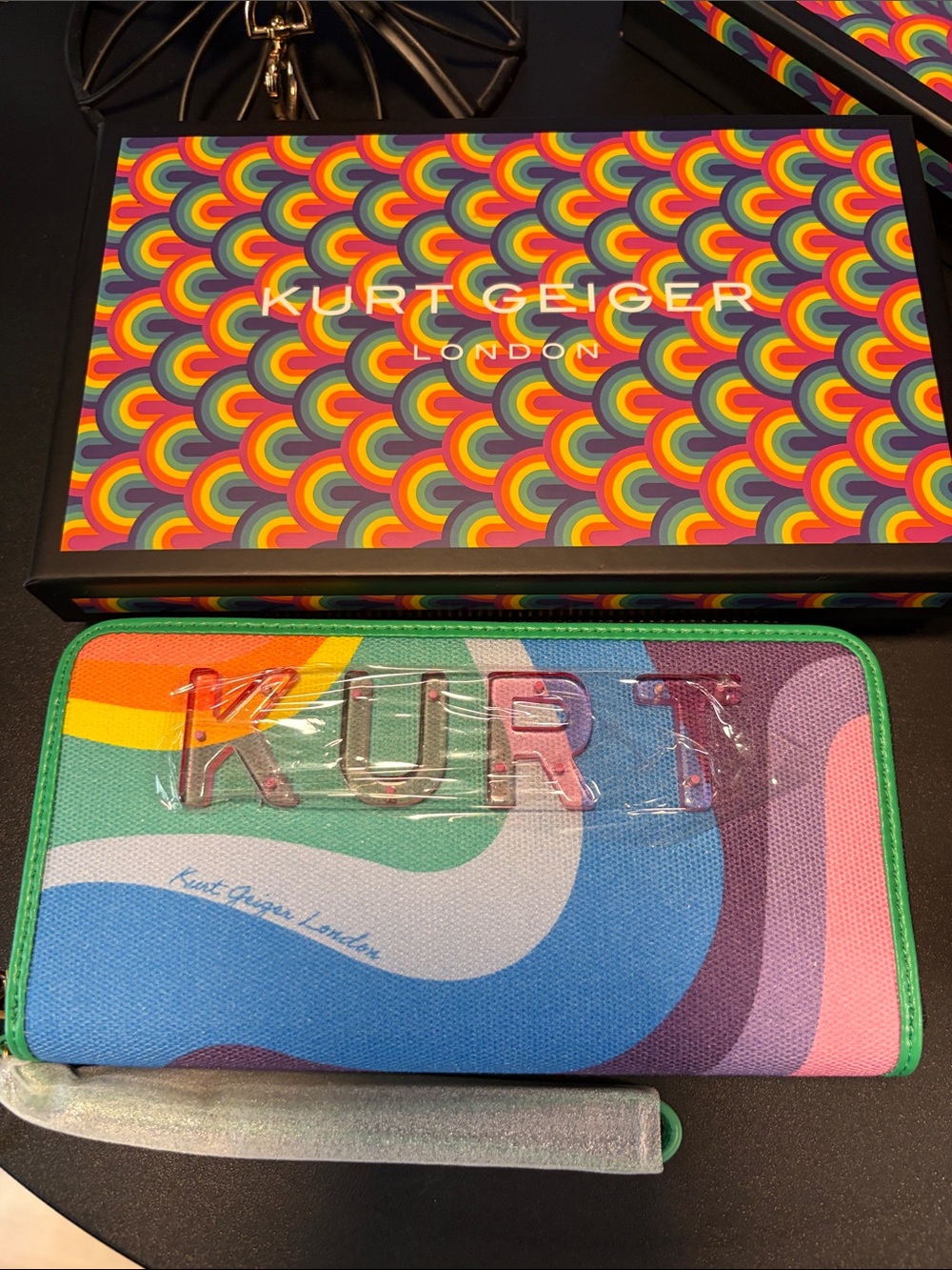 Kurt Geiger Rainbow Wave Zip Wallet with Clear Logo - Picture 4 of 5
